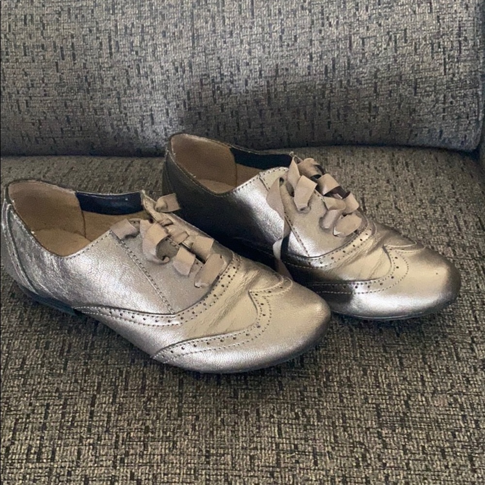 Leather shoes